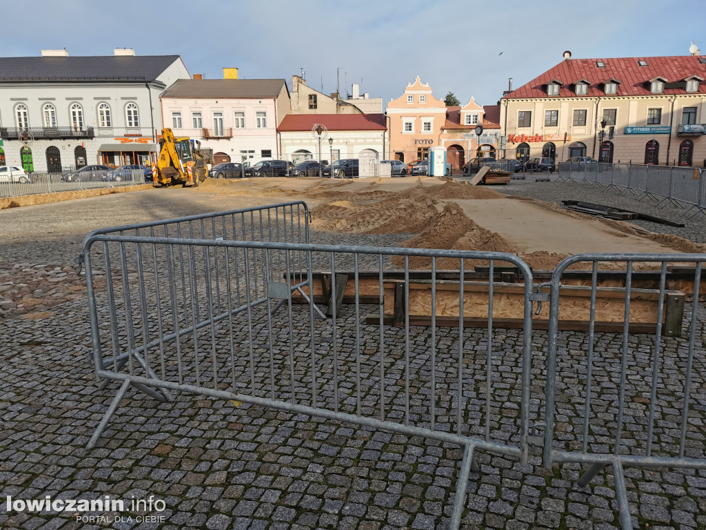 Na Nowym Rynku powstaje lodowisko