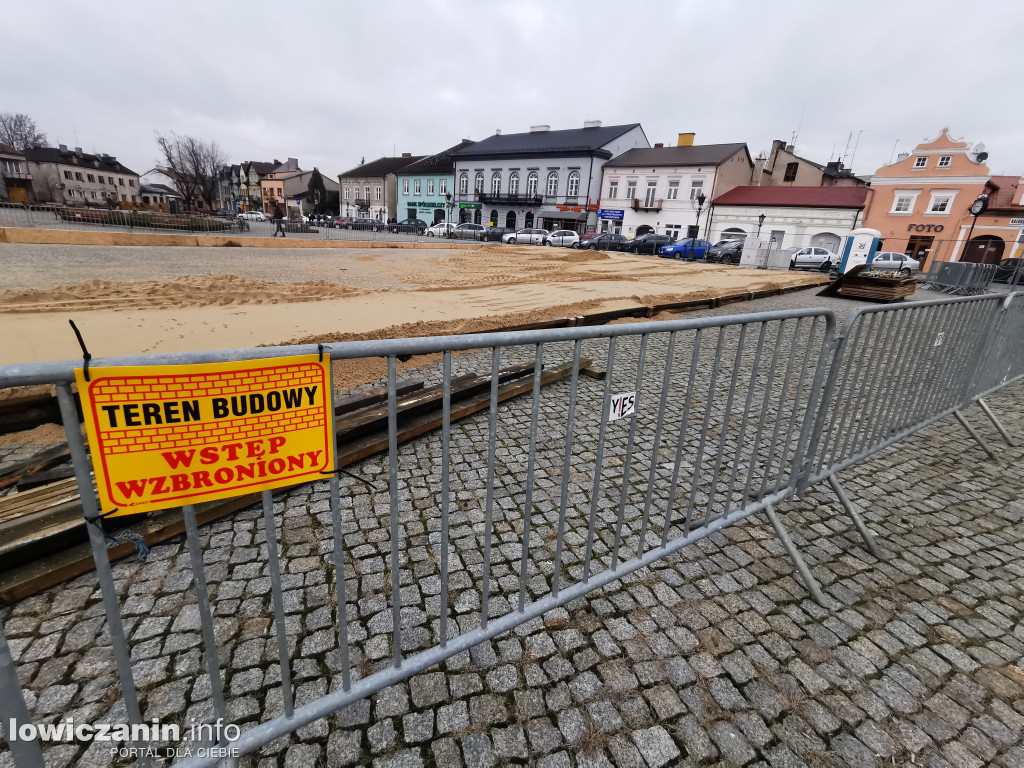 Na Nowym Rynku powstaje lodowisko