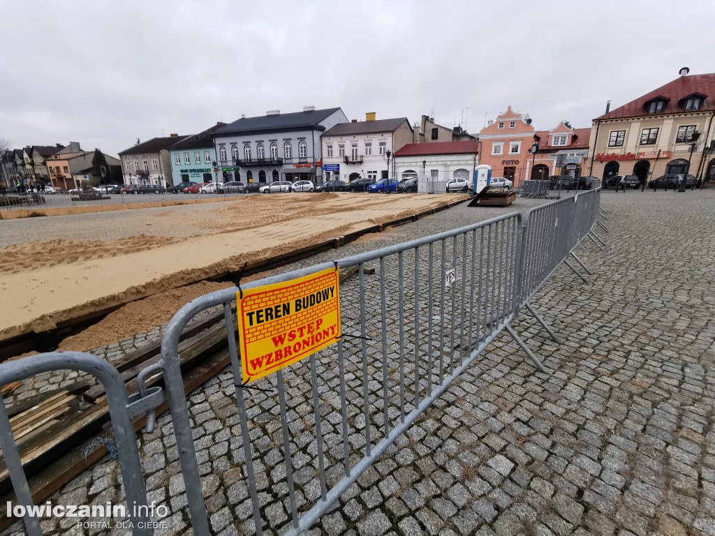 Na Nowym Rynku powstaje lodowisko