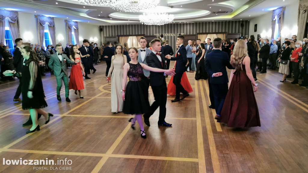 Studniówka I LO w Łowiczu 2022