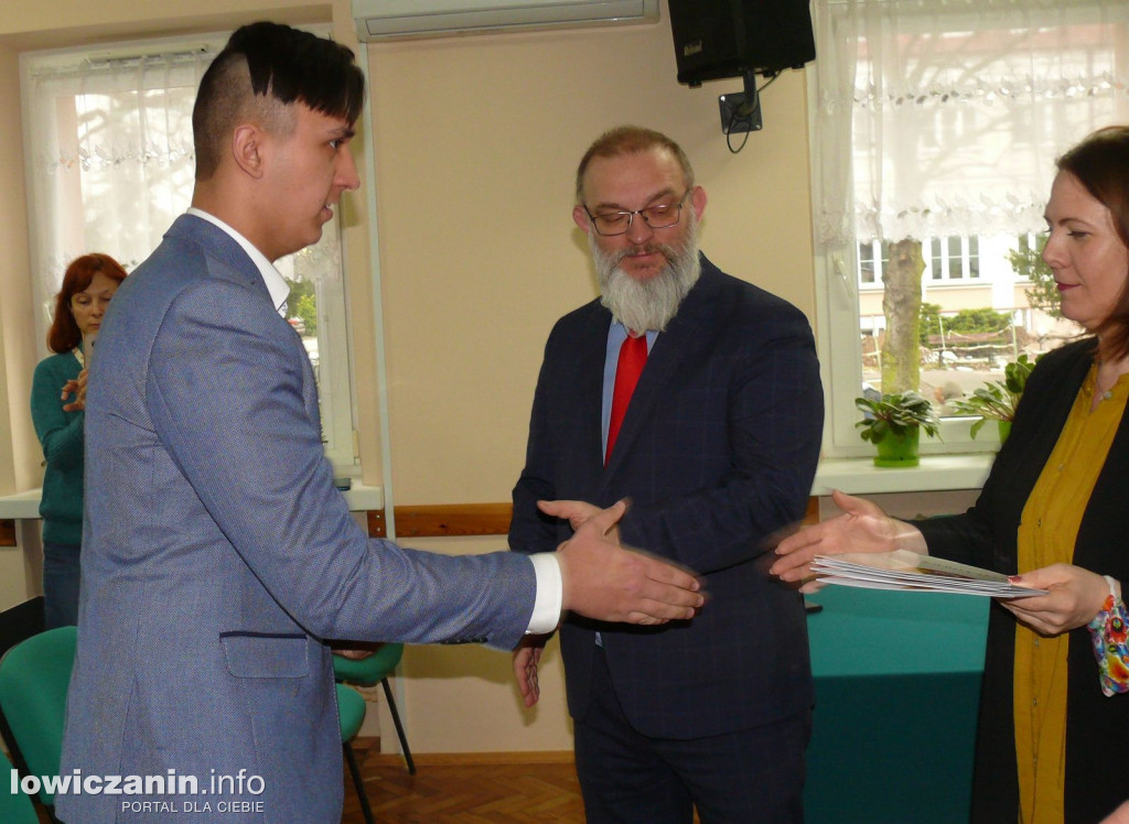Ile dostaną stypendyści? Nie dużo, ale i tak są zadowoleni