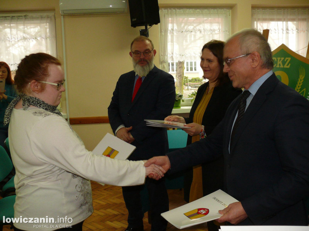Ile dostaną stypendyści? Nie dużo, ale i tak są zadowoleni