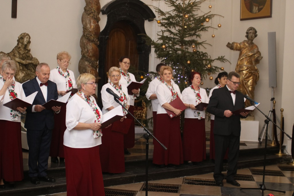 Noworoczny koncert Klubu Seniora w Łowiczu