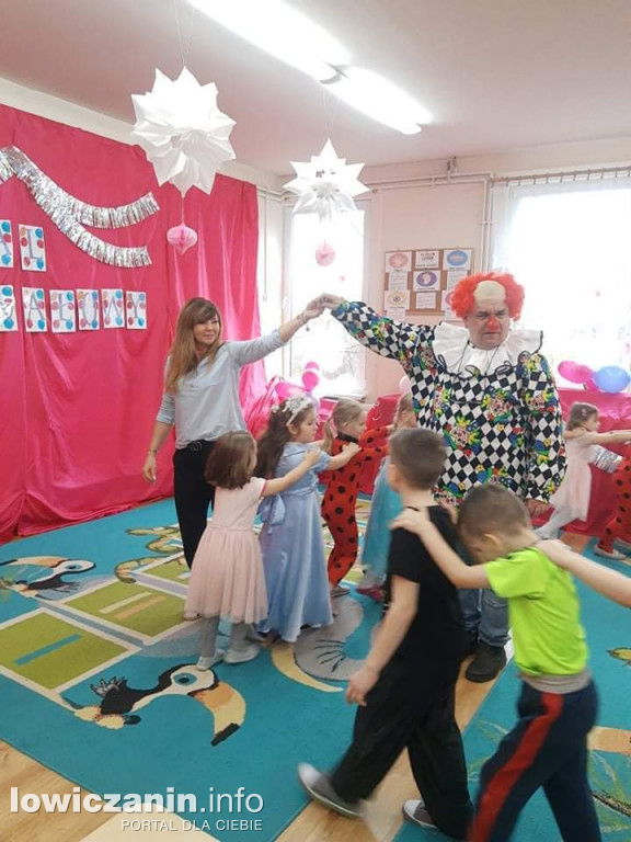 Bajkowy bal karnawałowy w przedszkolu w Żychlinie.
