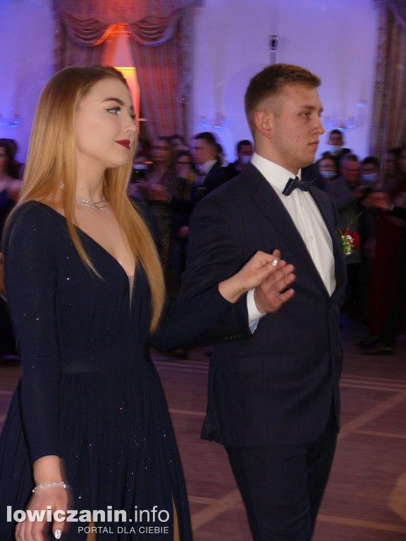 Bal studniówkowy tegorocznych maturzystów ZSP nr 4 z Łowicza.