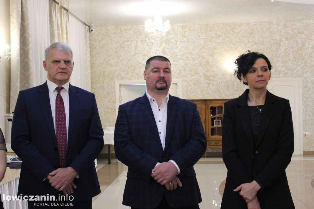 Maturzyści ZS CKR Zduńska Dąbrowa na studniówce