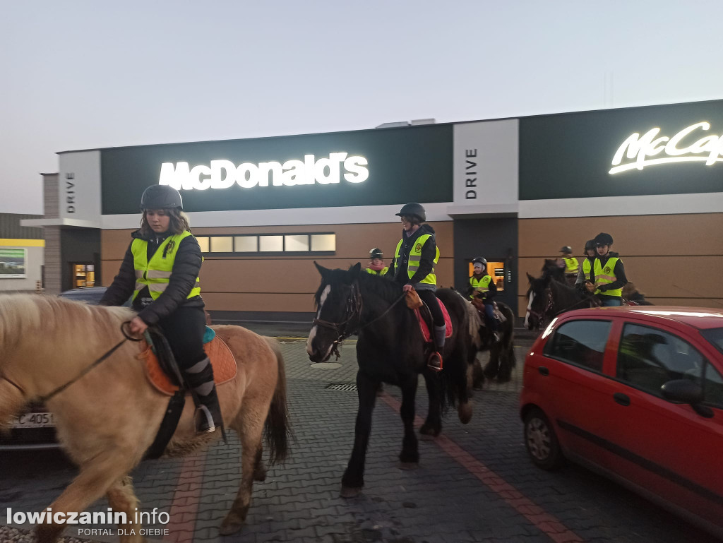 Konna przejażdżka do McDonald’s w Łowiczu