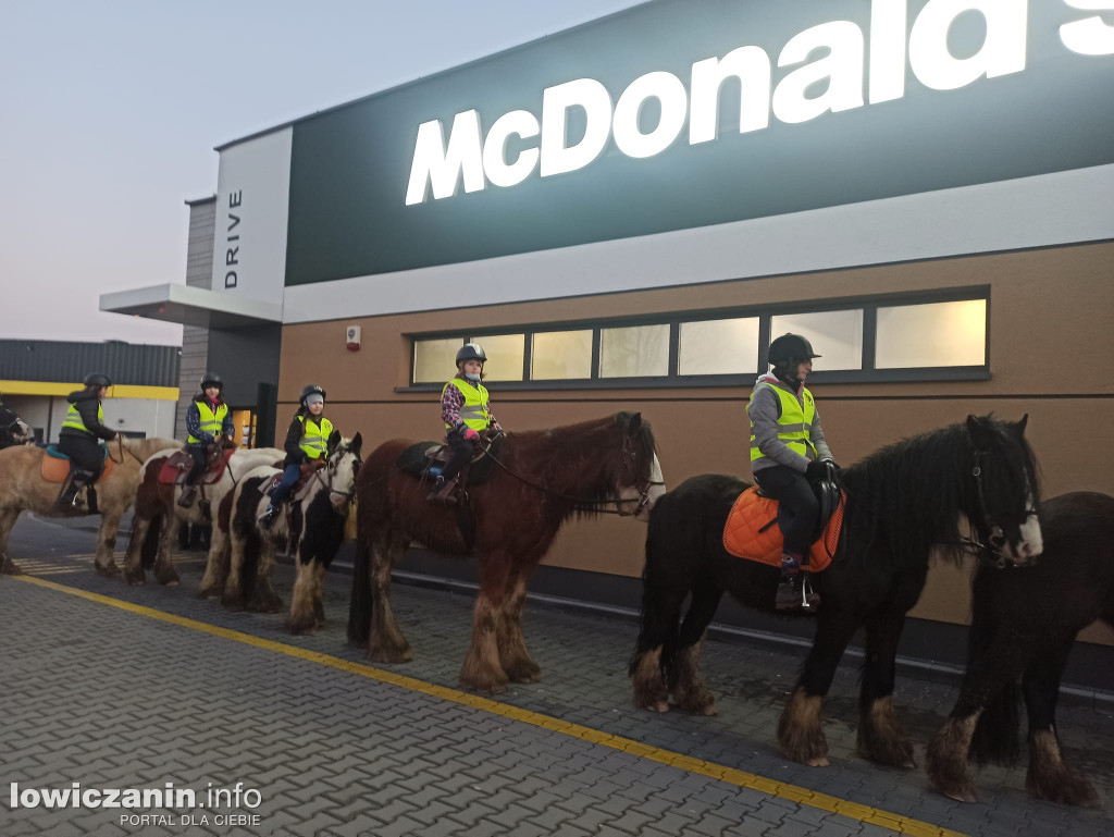 Konna przejażdżka do McDonald’s w Łowiczu