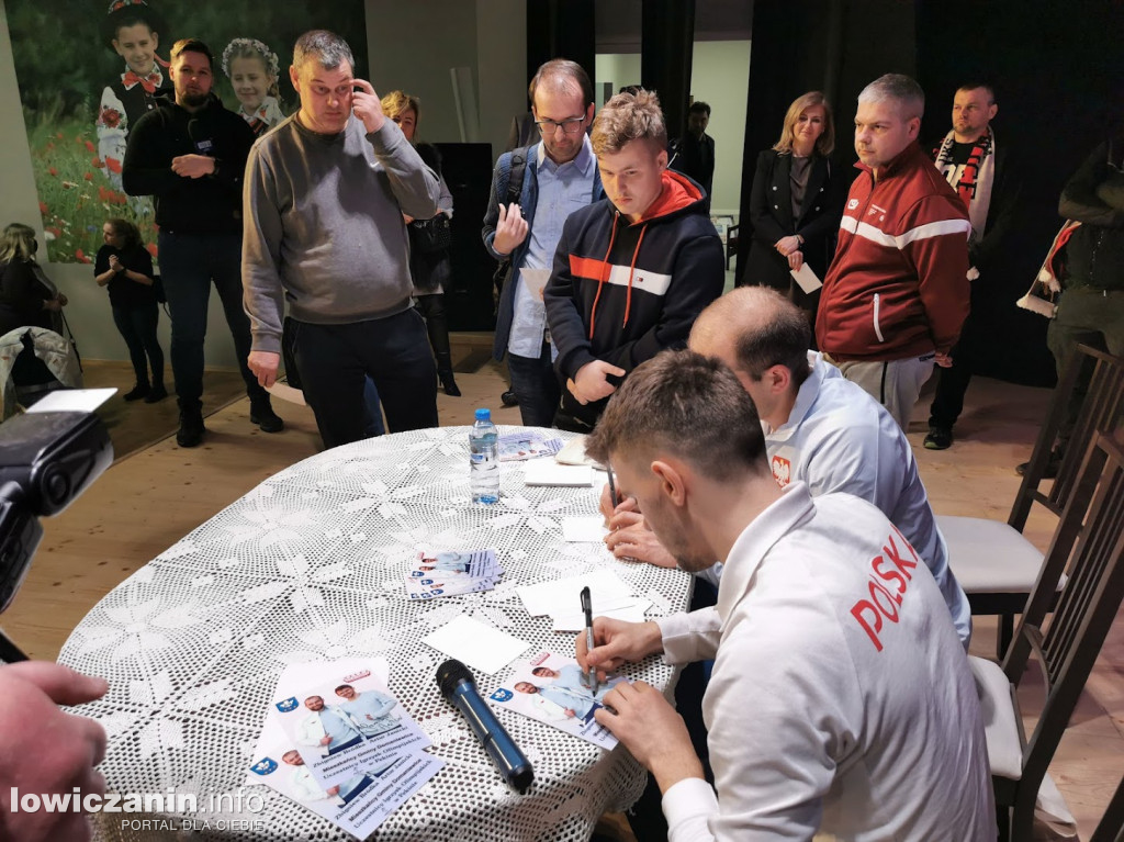 Powitanie Zbigniewa Bródki i Artura Janickiego