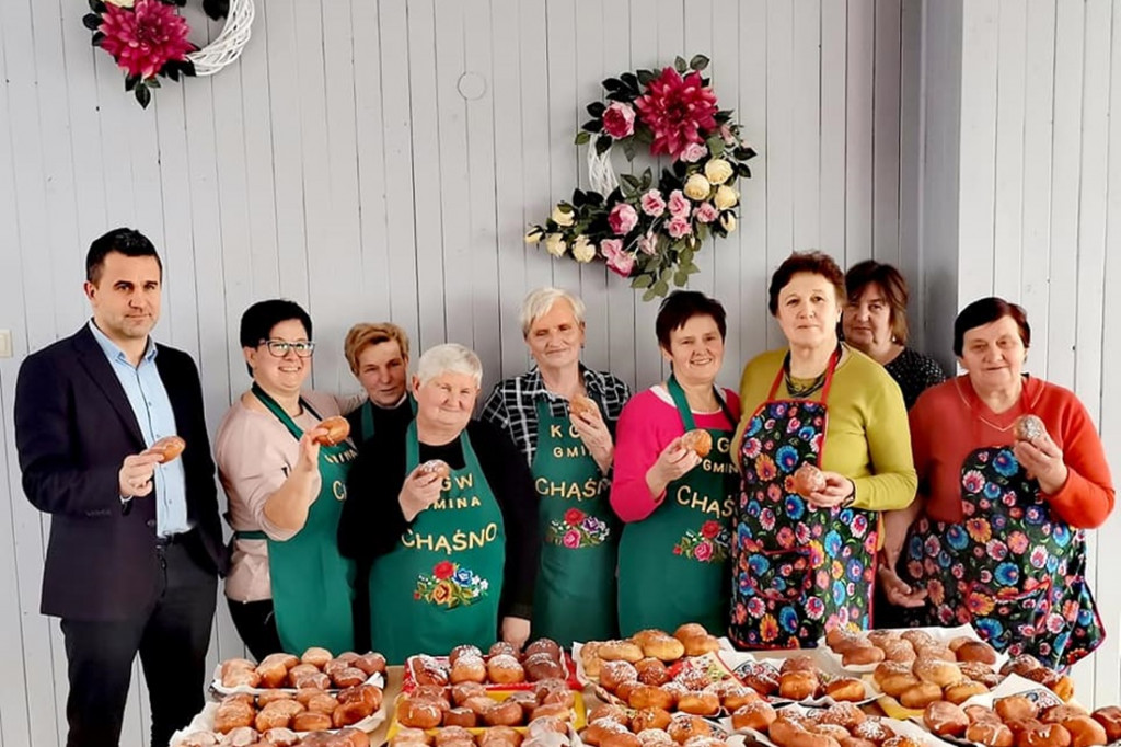 Warsztaty robienia pączków w Chąśnie