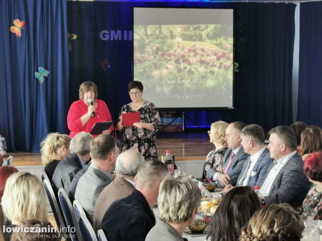 Chąśno. Panowie odśpiewali paniom z KGW 