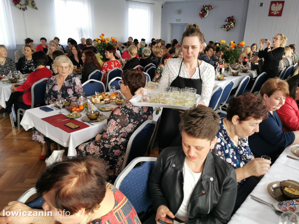 Chąśno. Panowie odśpiewali paniom z KGW 