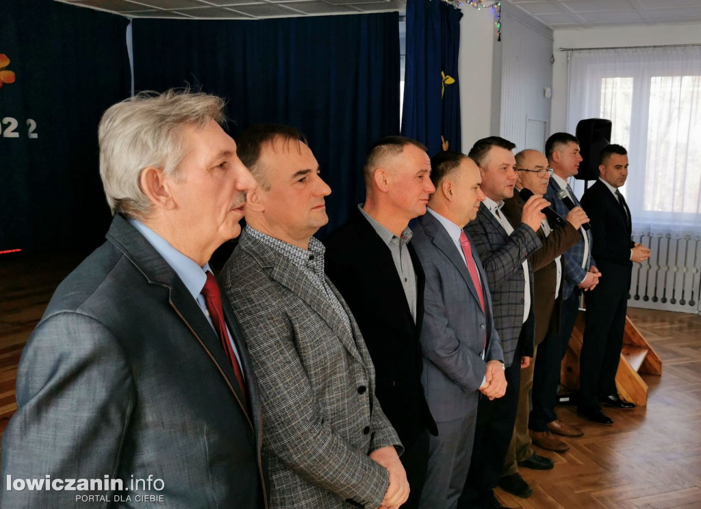 Chąśno. Panowie odśpiewali paniom z KGW 