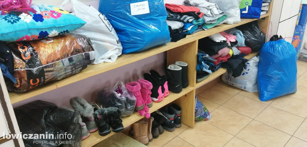 Dzieci z SP nr 2 w Łowiczu pomagają Ukrainie