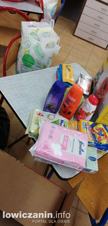 Dzieci z SP nr 2 w Łowiczu pomagają Ukrainie