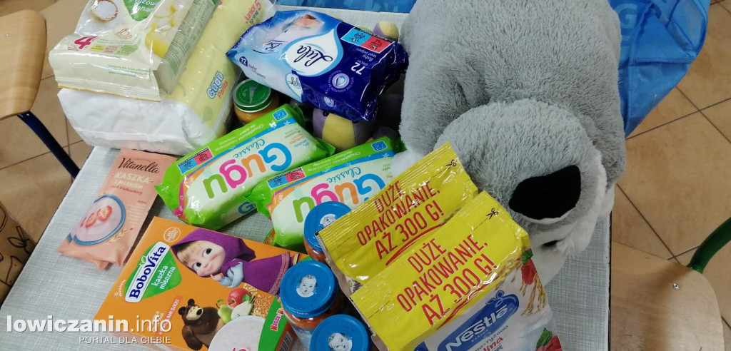 Dzieci z SP nr 2 w Łowiczu pomagają Ukrainie