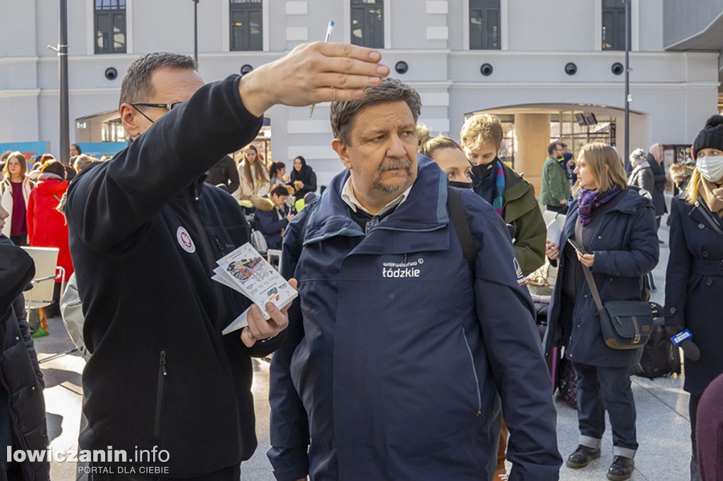 ŁKA przywiózła kilkuset uchodźców z Ukrainy