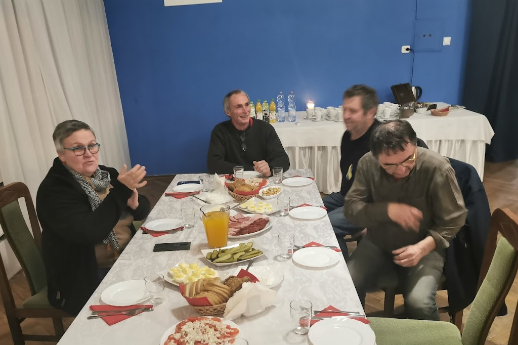 Strażacy z Droue w Łowiczu z darami dla Ukrainy