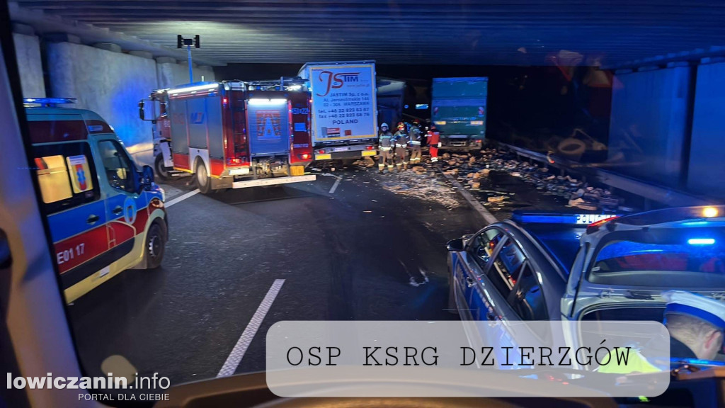 Rozsypany ładunek na autostradzie A2