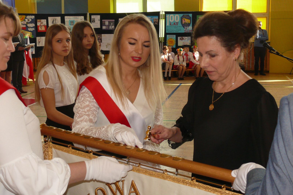 Stachlew. Uroczyste nadanie sztandaru szkole