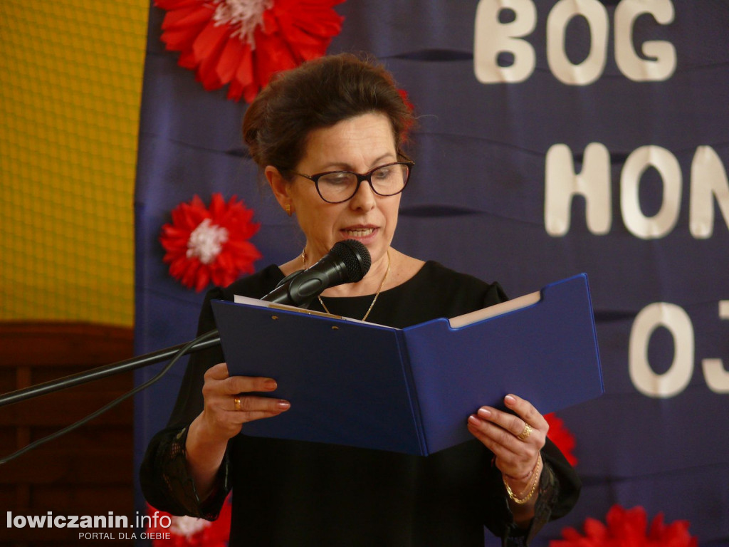 Stachlew. Uroczyste nadanie sztandaru szkole