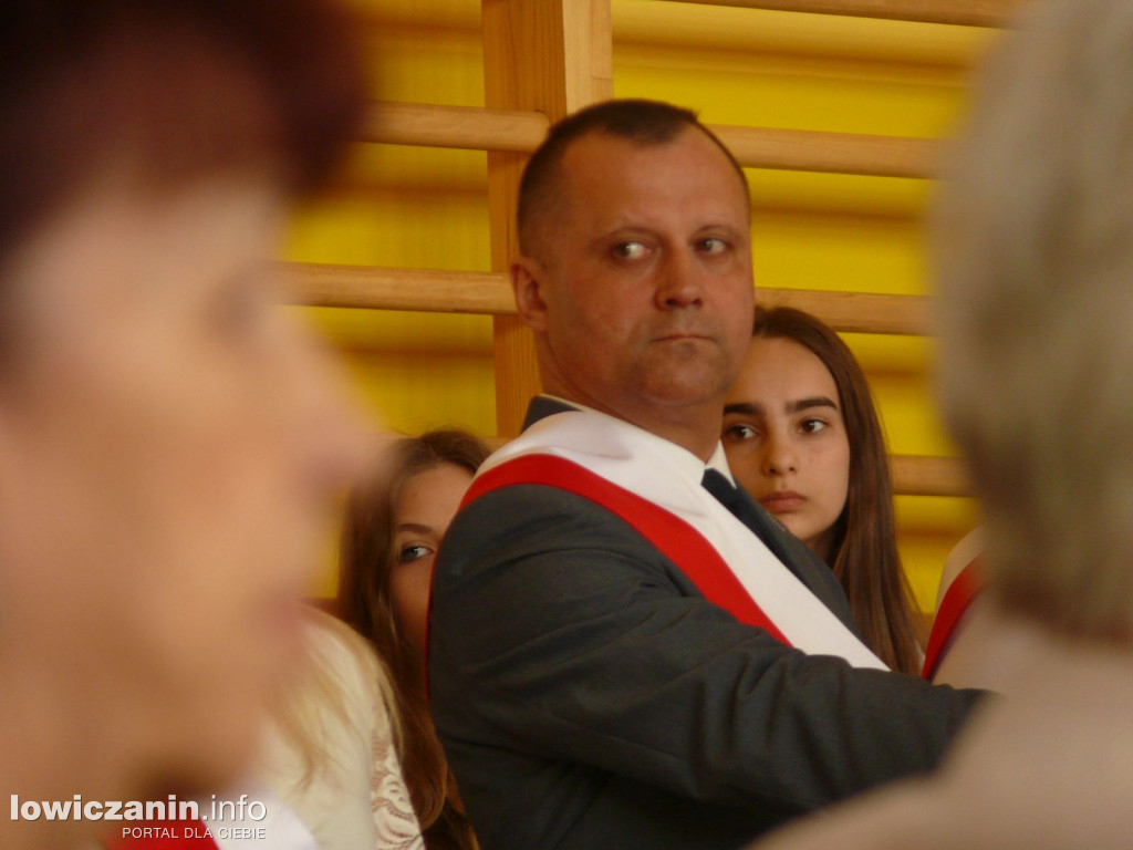 Stachlew. Uroczyste nadanie sztandaru szkole