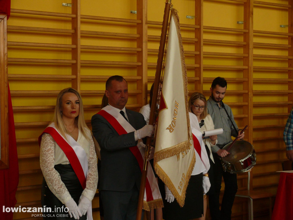 Stachlew. Uroczyste nadanie sztandaru szkole