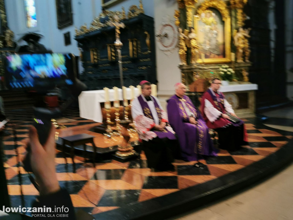 Łowicz. Otwarcie krypt pod katedrą dla zwiedzających