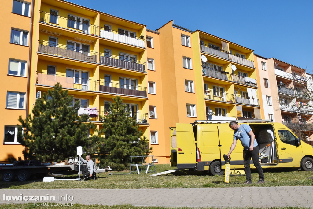 Lampy solarne na łowickich osiedlach