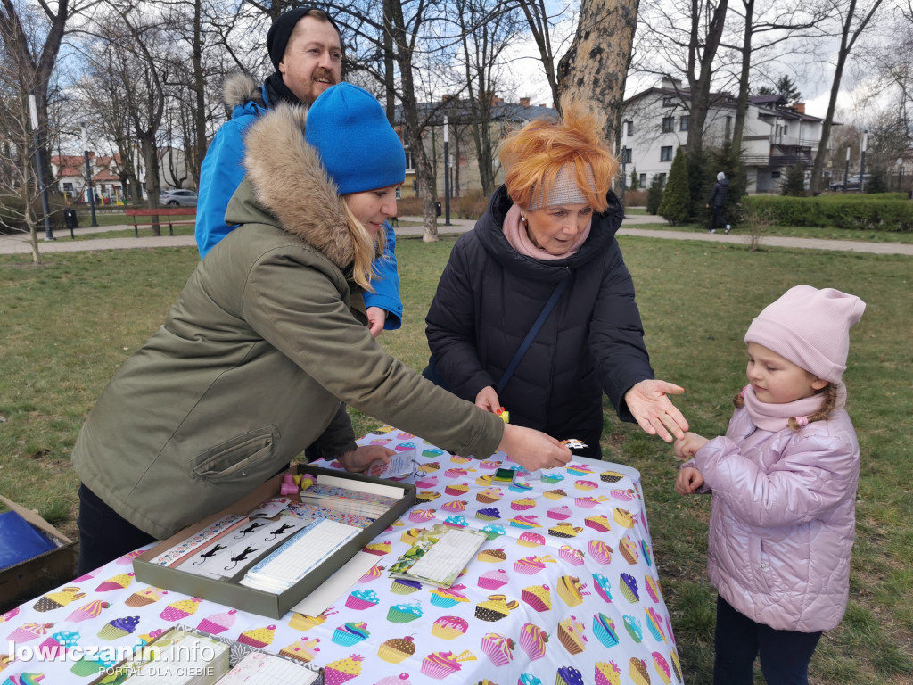 Poszukiwanie zajączka w parku Mickiewicza