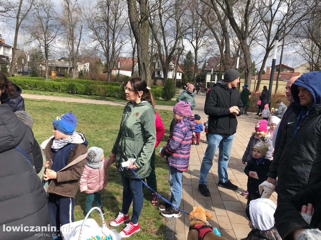 Poszukiwanie zajączka w parku Mickiewicza