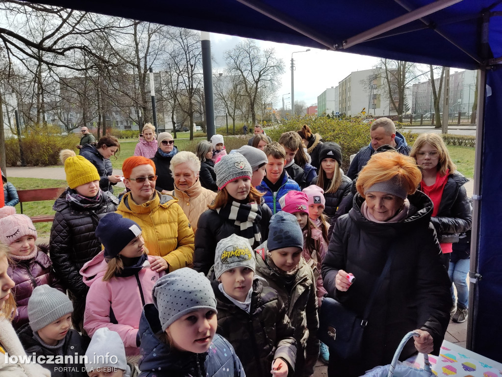 Poszukiwanie zajączka w parku Mickiewicza
