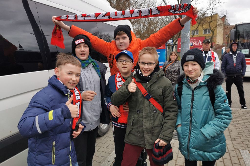 Dzieci z Łowicza pojechały na mecz Widzewa