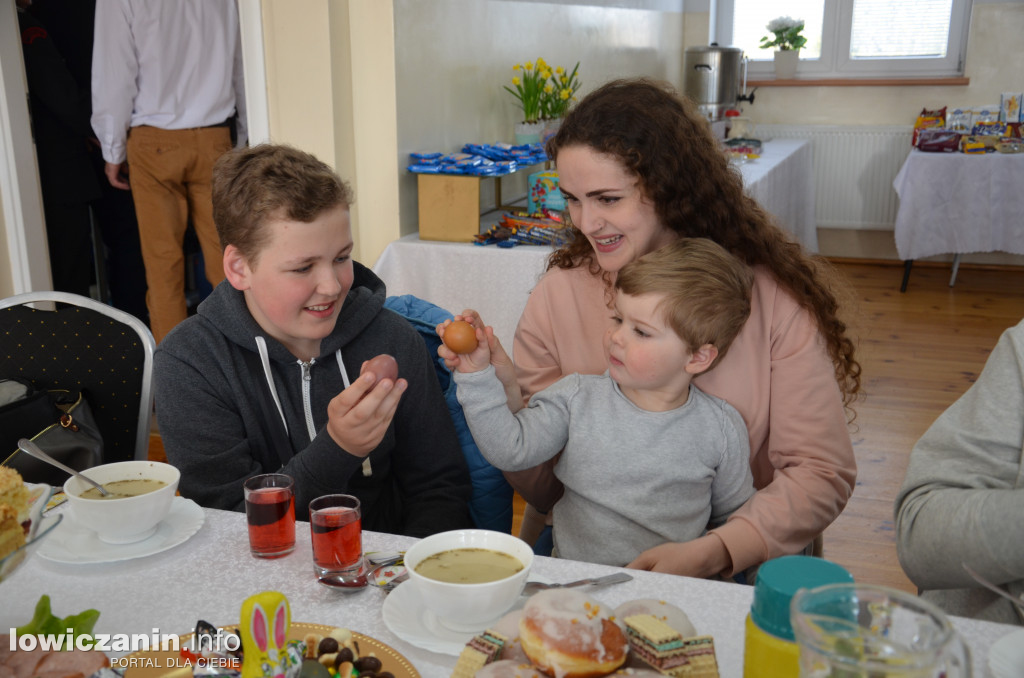 Wielkanocne spotkanie dla uchodźców w Nieborowie