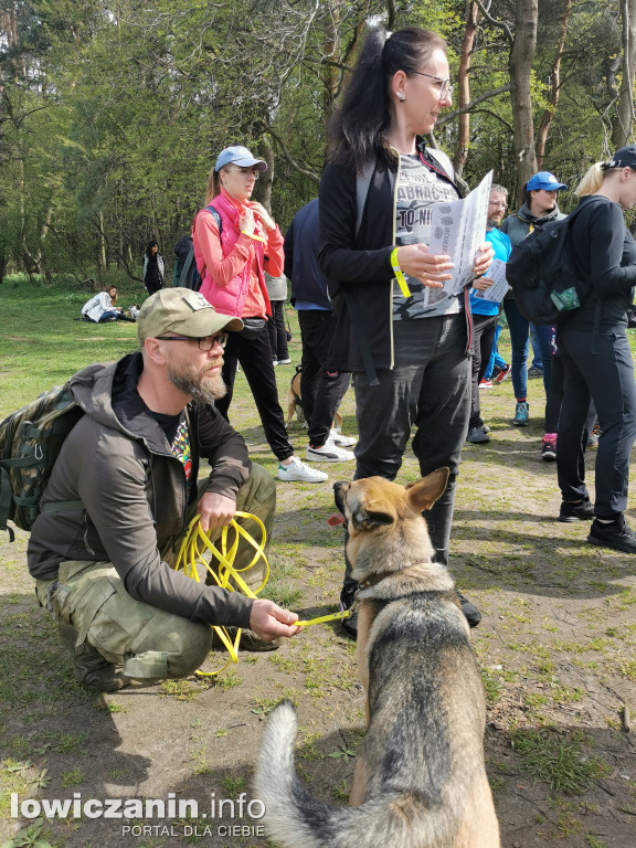 Łowicz. Dogtrekking w Lesie Miejskim