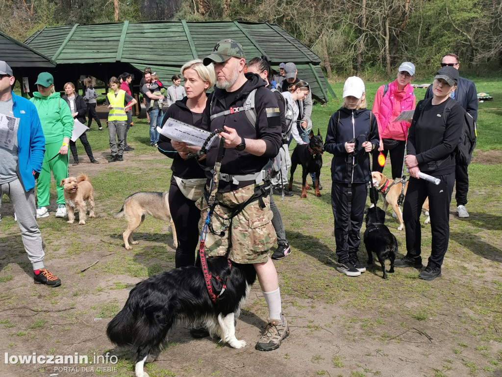 Łowicz. Dogtrekking w Lesie Miejskim