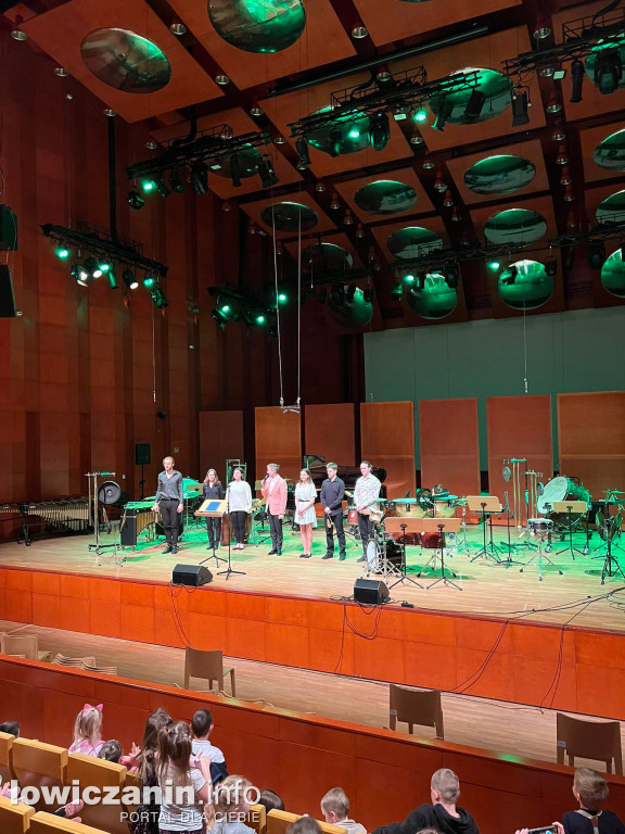 Uczniowie z Niedźwiady pojechali na koncert do Łodzi