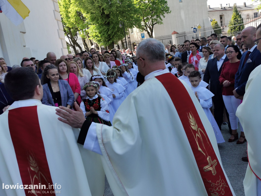 I Komunia Święta uczniów SP1 w Łowickiej katedrze