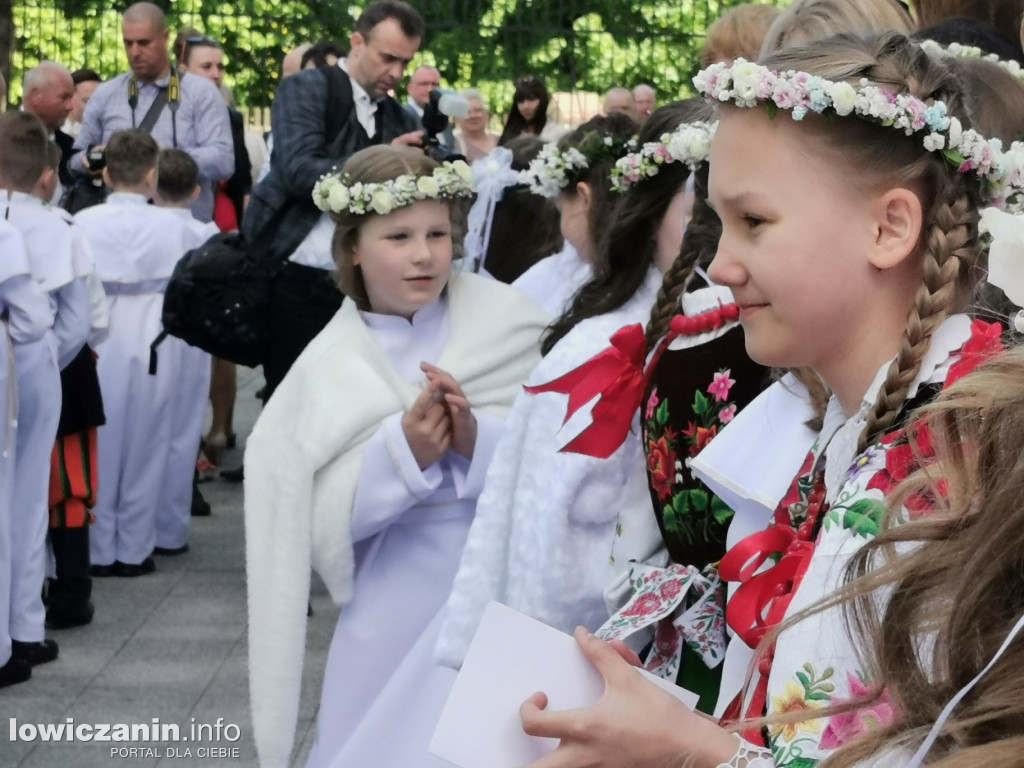 I Komunia Święta uczniów SP1 w Łowickiej katedrze