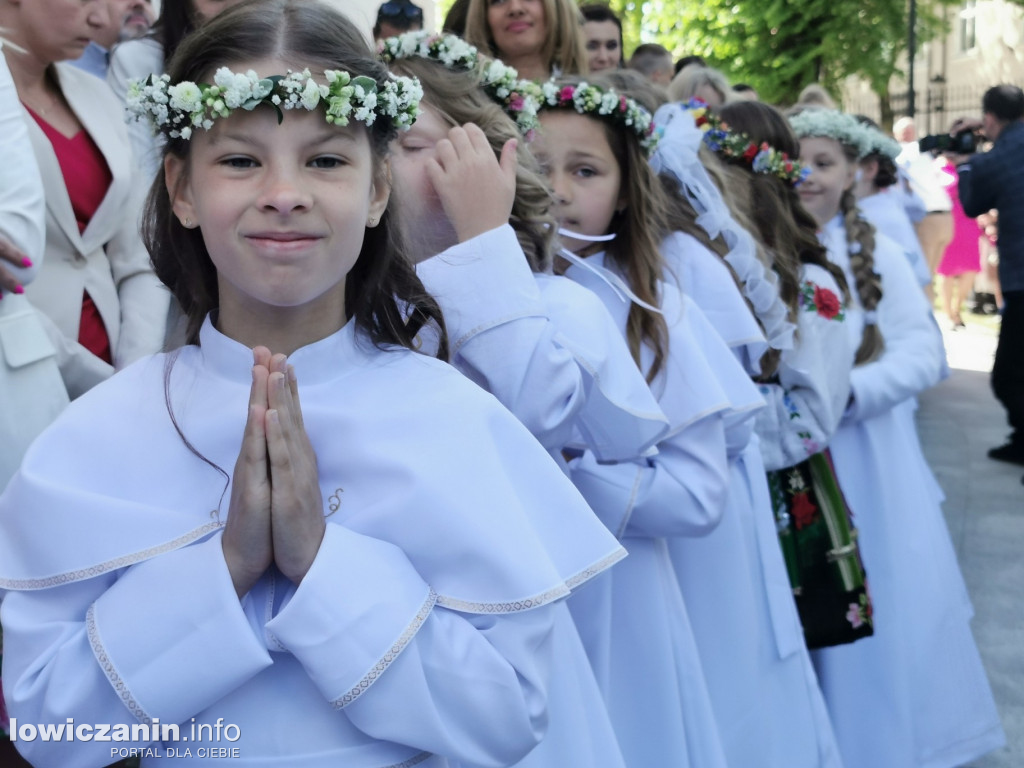 I Komunia Święta uczniów SP1 w Łowickiej katedrze