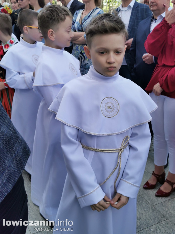 I Komunia Święta uczniów SP1 w Łowickiej katedrze
