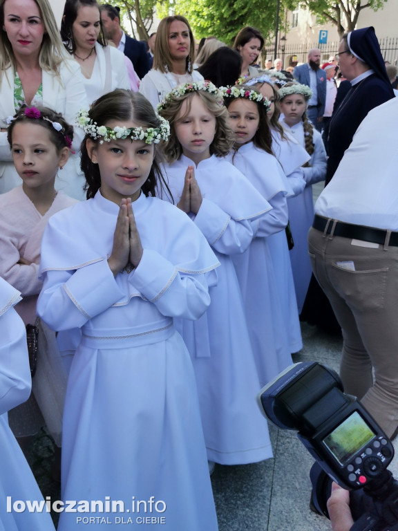 I Komunia Święta uczniów SP1 w Łowickiej katedrze