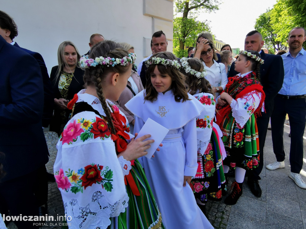 I Komunia Święta uczniów SP1 w Łowickiej katedrze