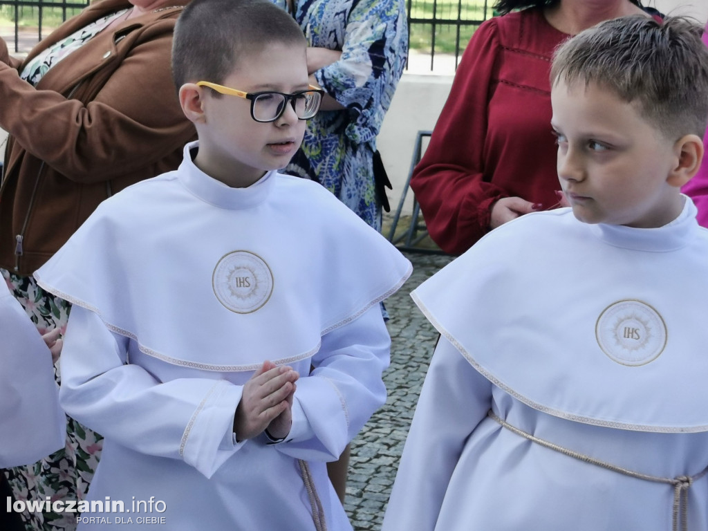 I Komunia Święta uczniów SP1 w Łowickiej katedrze