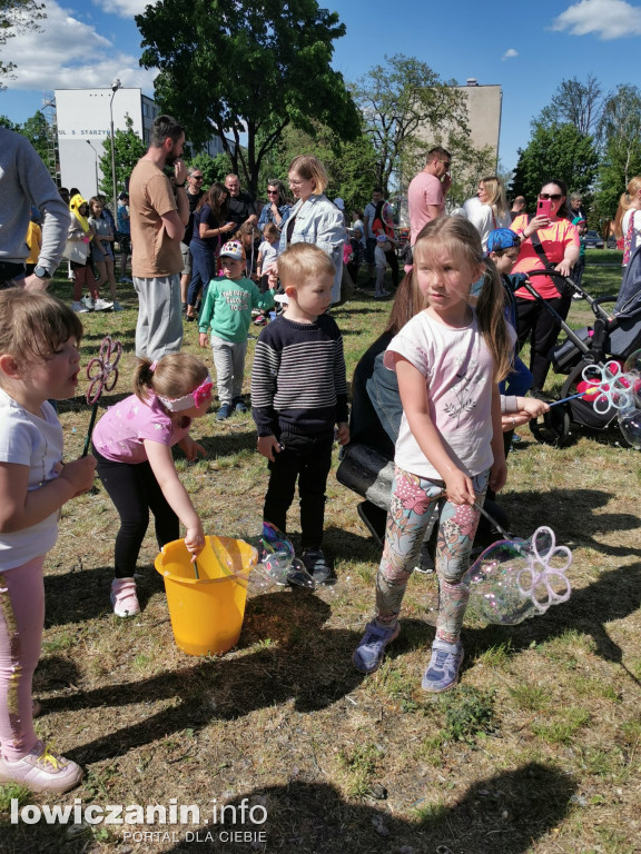 Festiwal Baniek Mydlanych przy ul. Starzyńskiego.