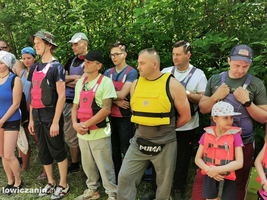 Spływ kajakarski na Bzurze Łowickiej Akademii Sportu