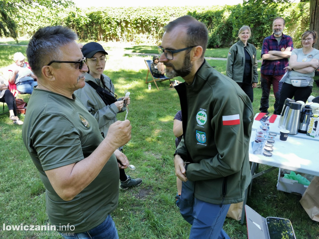 Pieszy rajd PTTK Łowicz do Nieborowa.