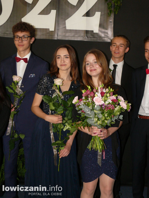 W szkole pijarskiej ósme klasy rozpoczęły bal