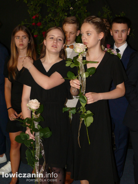 W szkole pijarskiej ósme klasy rozpoczęły bal