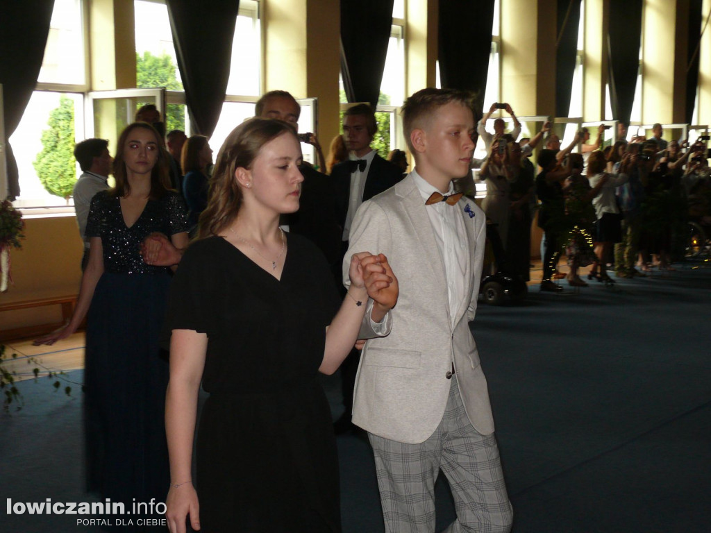 W szkole pijarskiej ósme klasy rozpoczęły bal